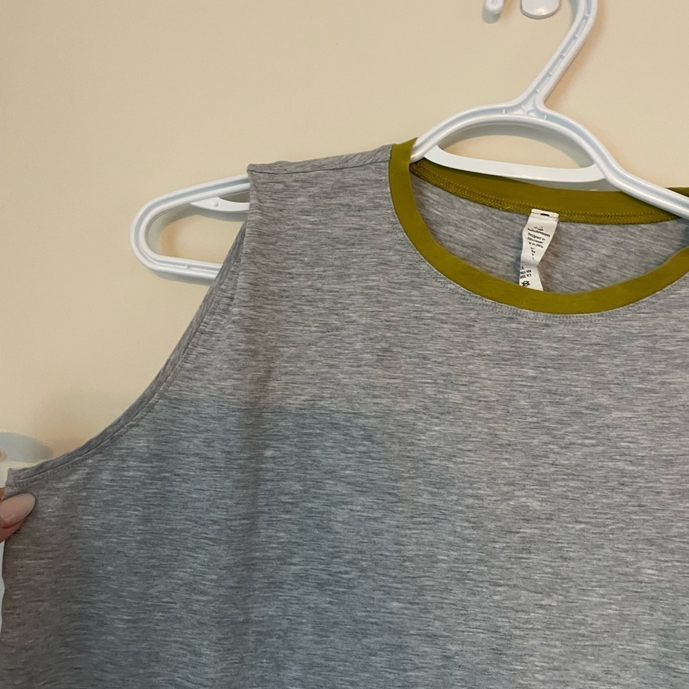 Lululemon Brunswick Muscle Tank Grey/Yellow Size 4 - Picture 3 of 6